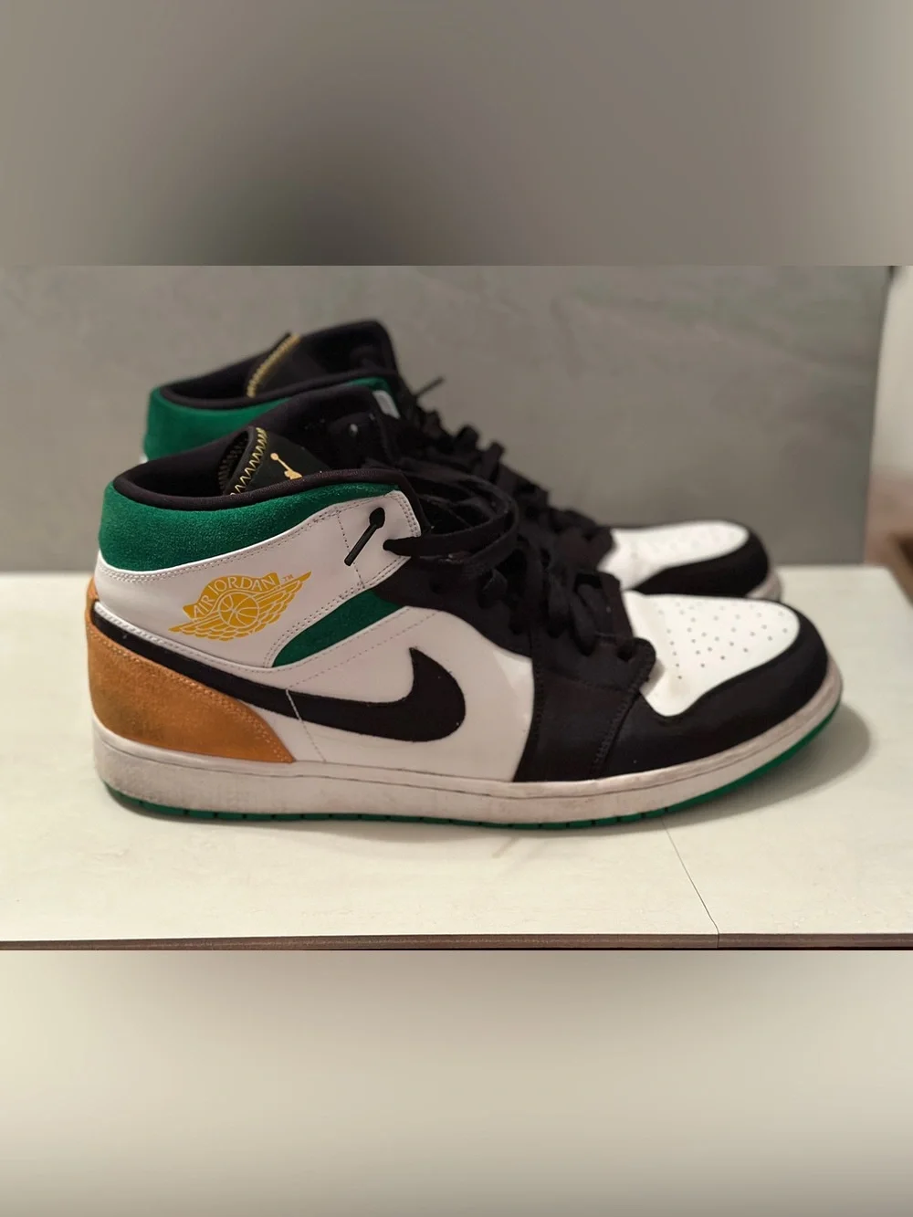 Size 14 Men New Air Jordan 1 Mid Top Leather Sneakers SE Oakland Pre Owned
